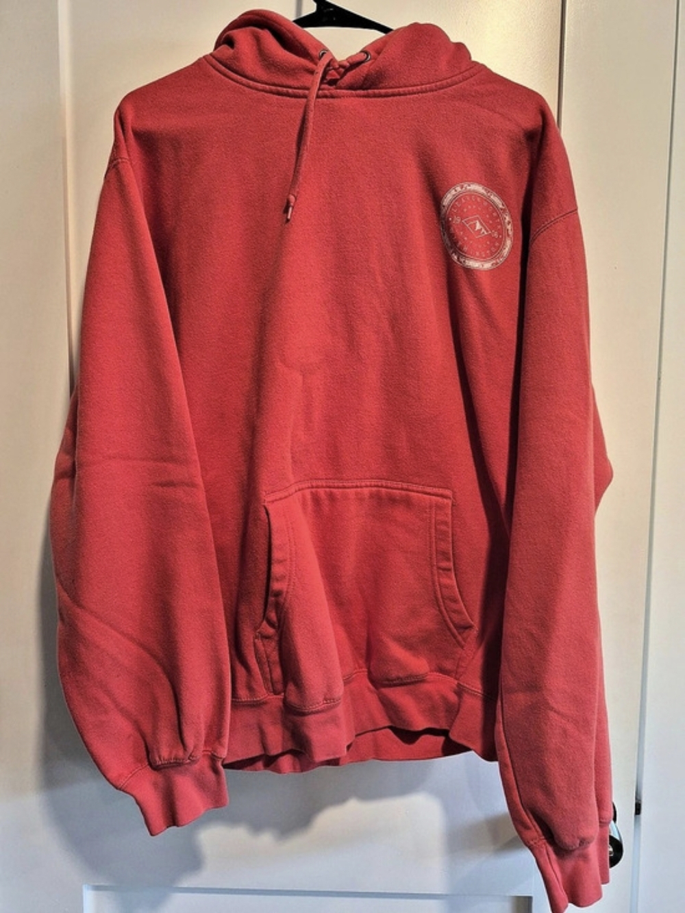Leavenworth /Prairie Mountain Red Graphic Hoodie Size Large